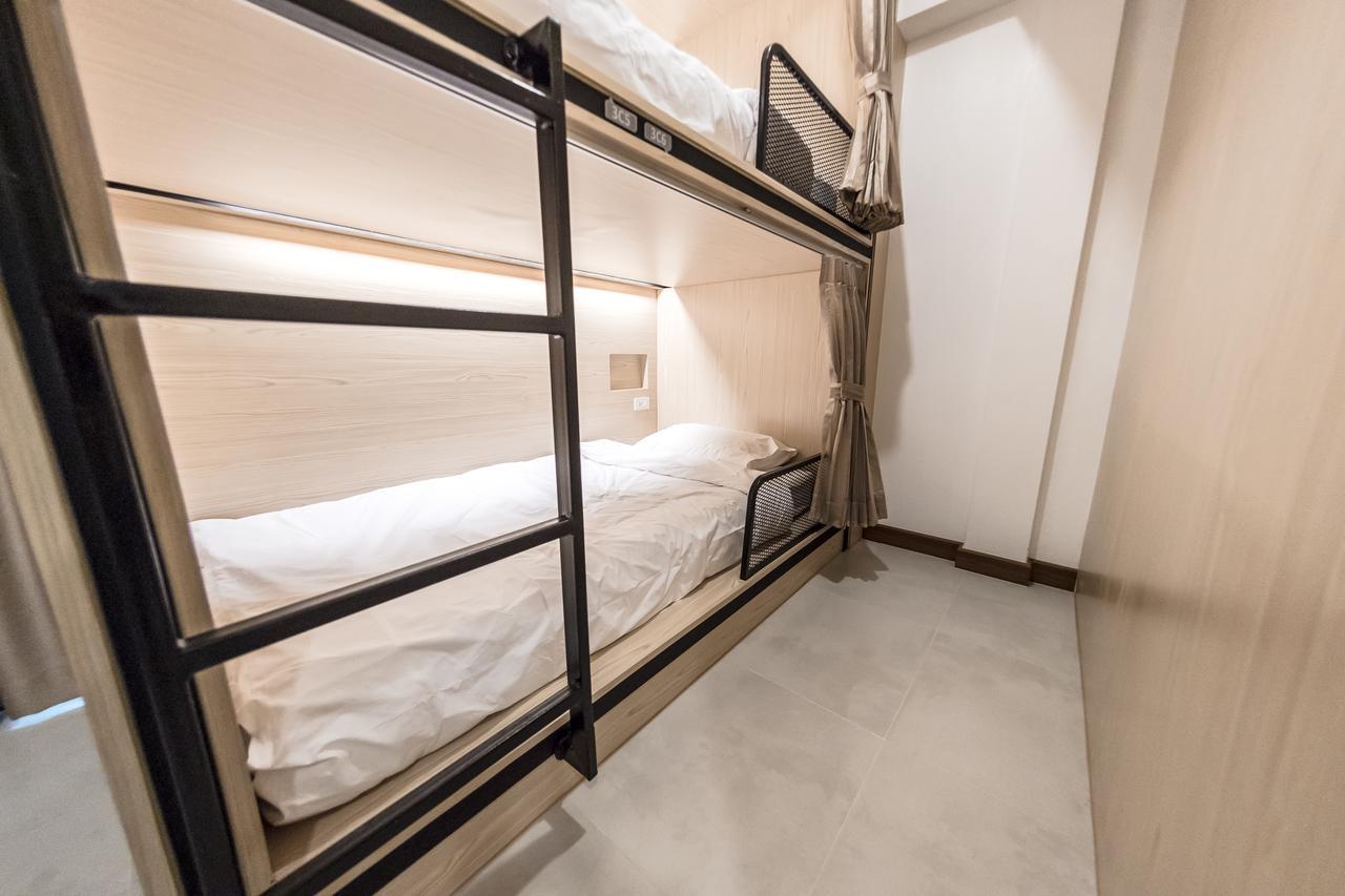 Naratel Hostel Bangkok Exterior photo