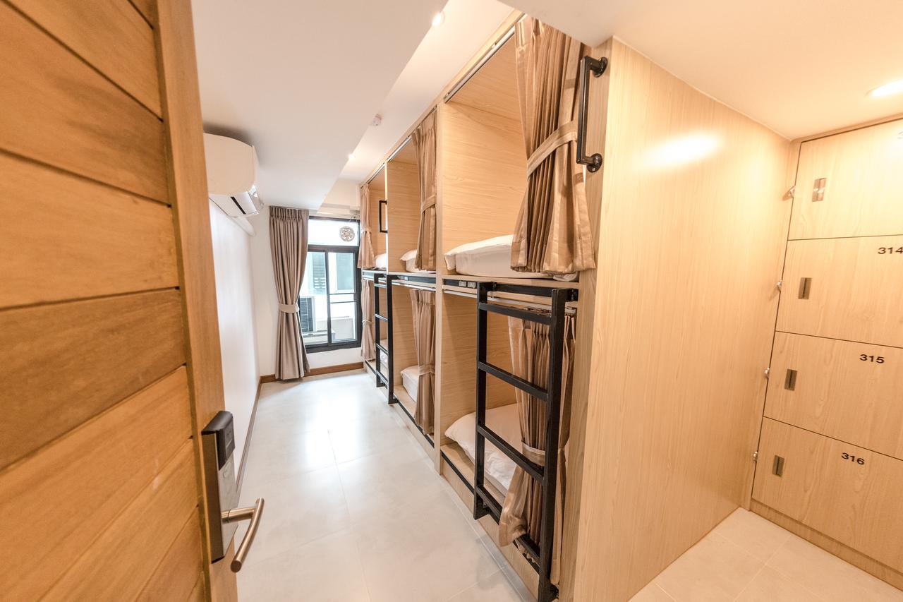 Naratel Hostel Bangkok Exterior photo