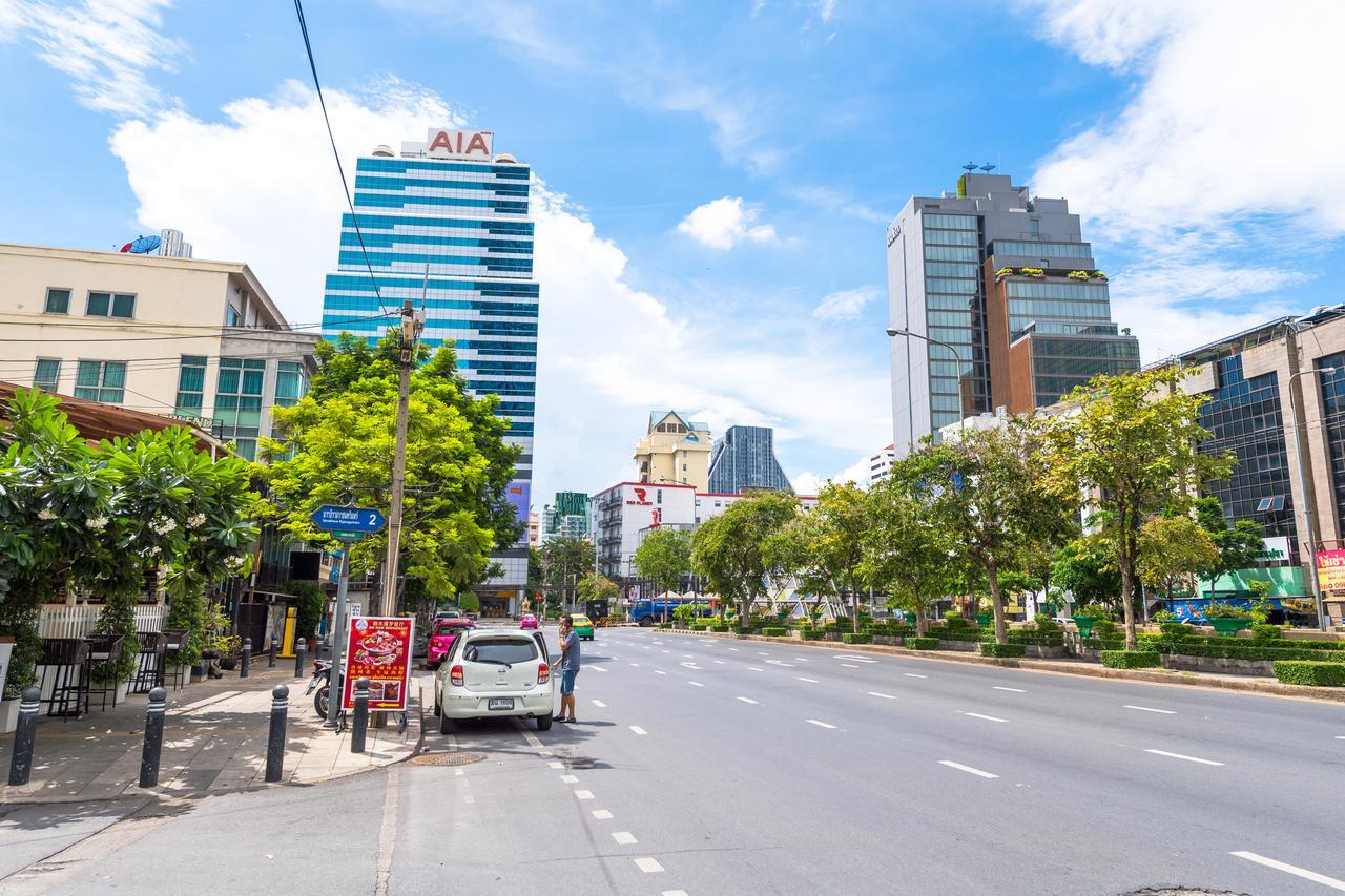Naratel Hostel Bangkok Exterior photo