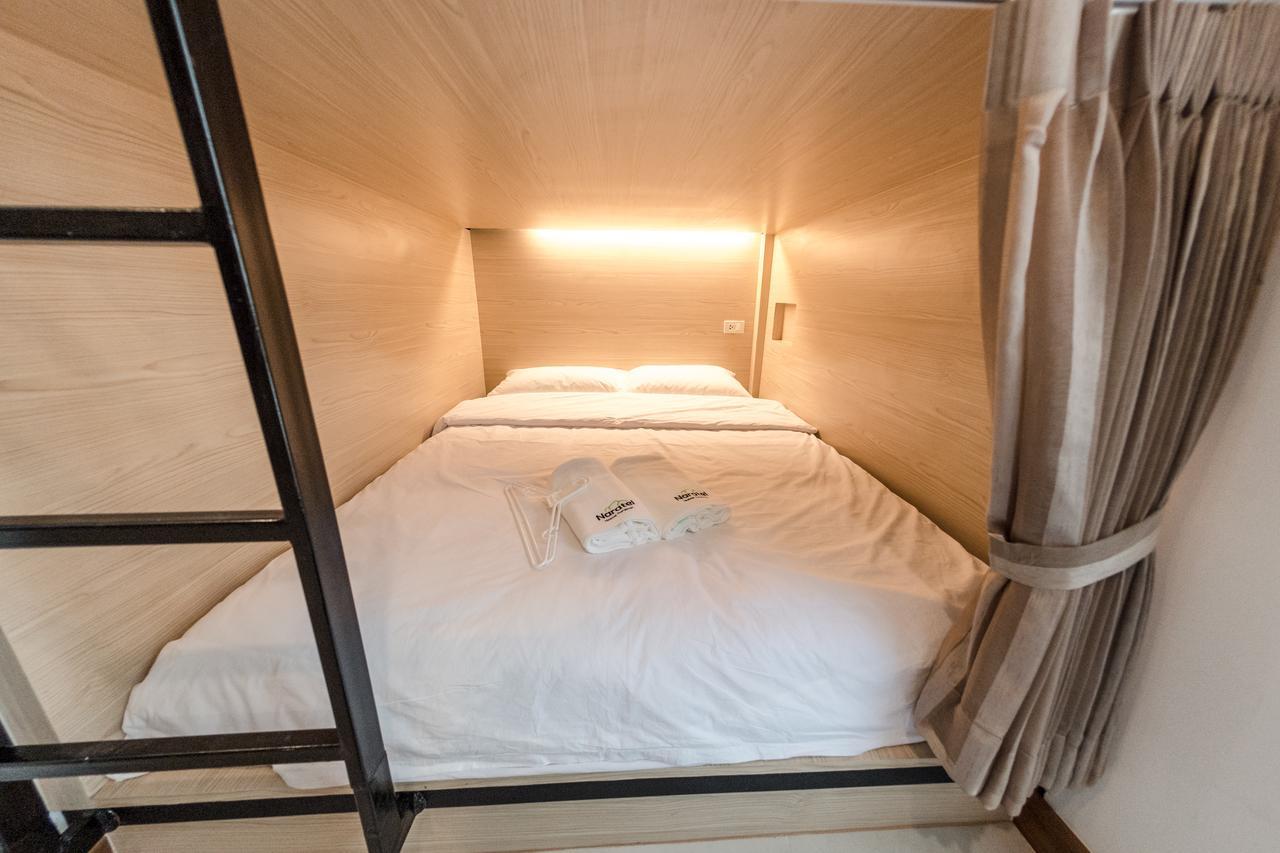 Naratel Hostel Bangkok Exterior photo