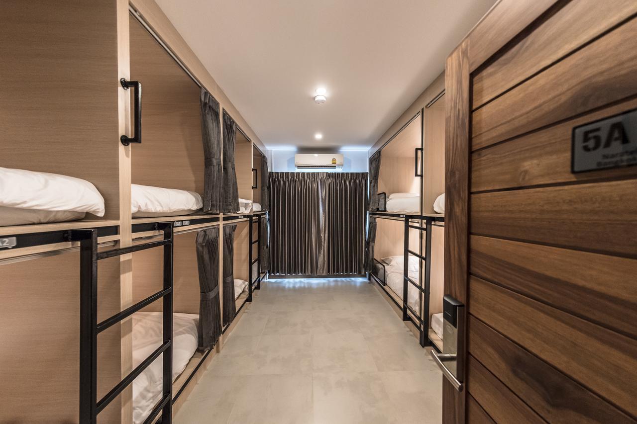 Naratel Hostel Bangkok Exterior photo