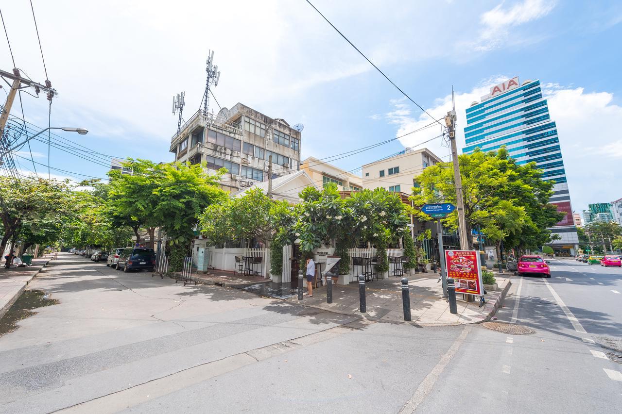Naratel Hostel Bangkok Exterior photo