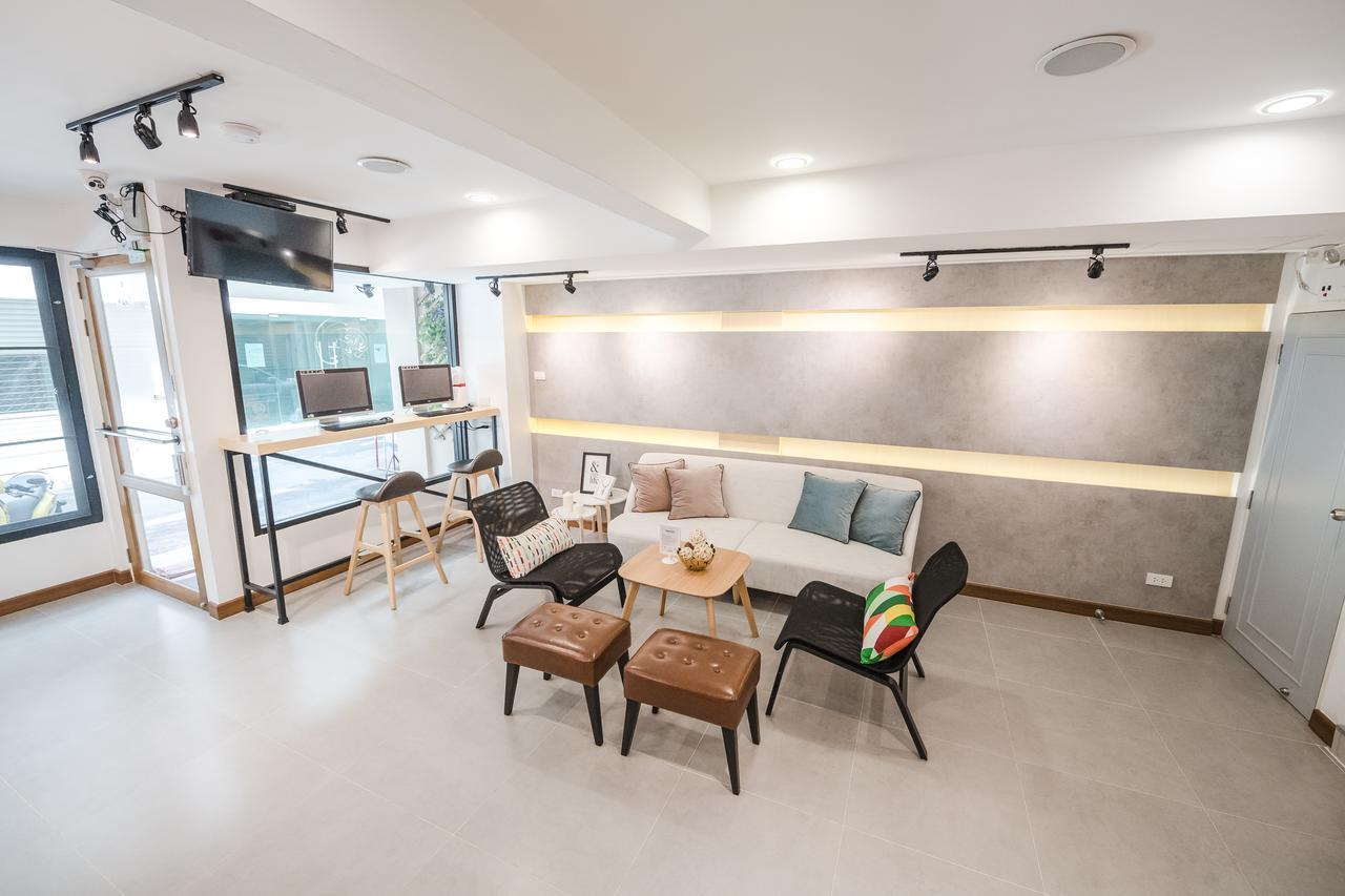 Naratel Hostel Bangkok Exterior photo