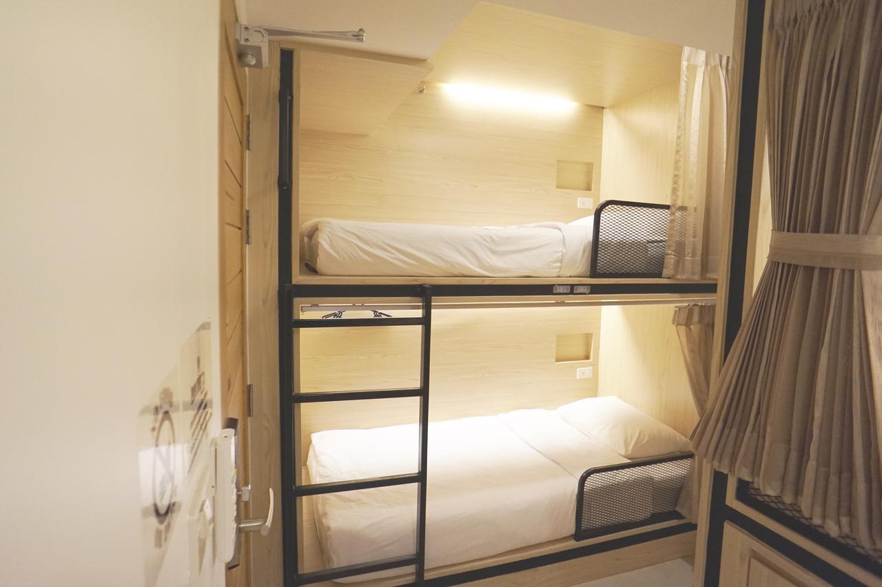 Naratel Hostel Bangkok Exterior photo