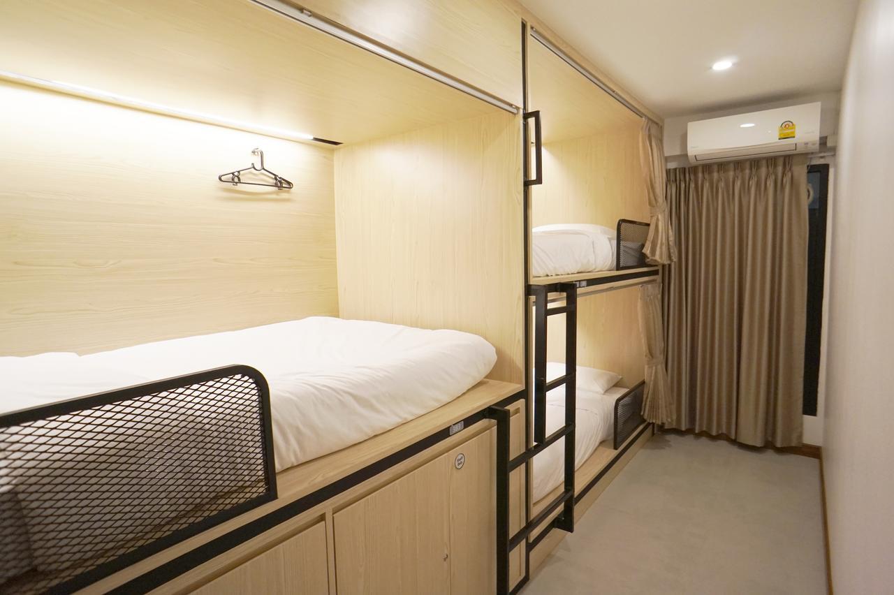 Naratel Hostel Bangkok Exterior photo